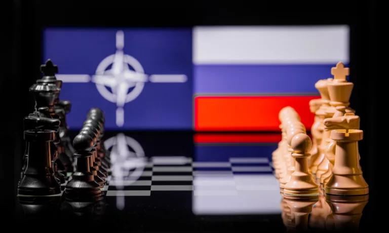 Conceptual,Image,Of,War,Between,Russia,And,Nato,Using,Chess