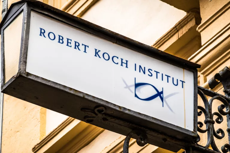 Schild des Robert Koch Instituts (Symbolbild)